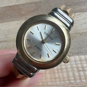 Gruen ladies two toned hinged cuff bracelet watch NEW BATTERY